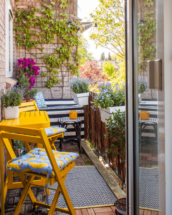 Small outdoor outlet dining sets